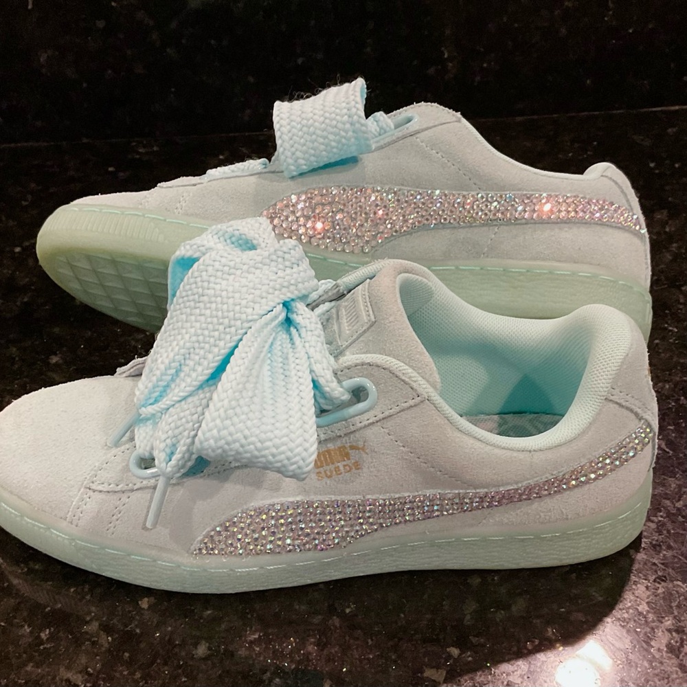 PUMA Reset Heart SUEDE SNEAKERS Rhinestonesl, Seafoam Aruba Blue NWOT sz 8